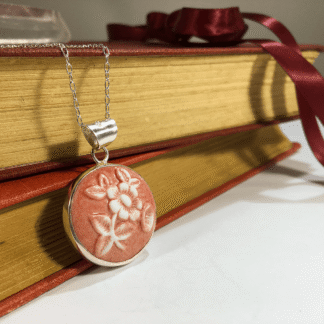 Serene Cameo