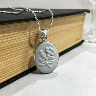 Daisy Cameo Grey