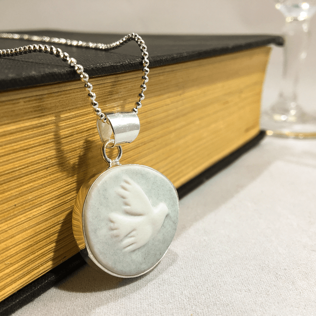 Dove Cameo