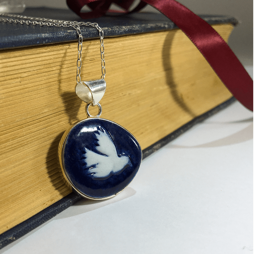 Dove Cameo