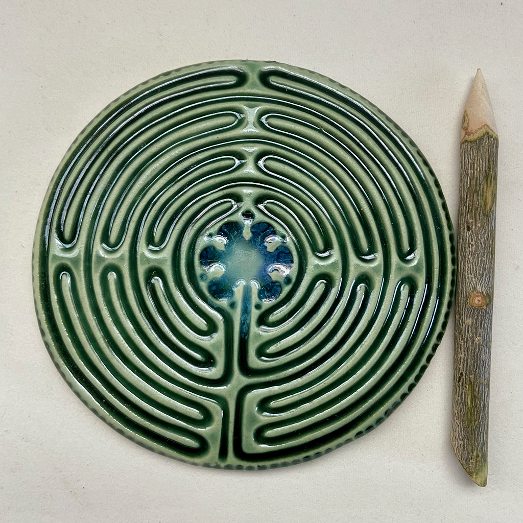 11-C-Chartres-green-top-stylus