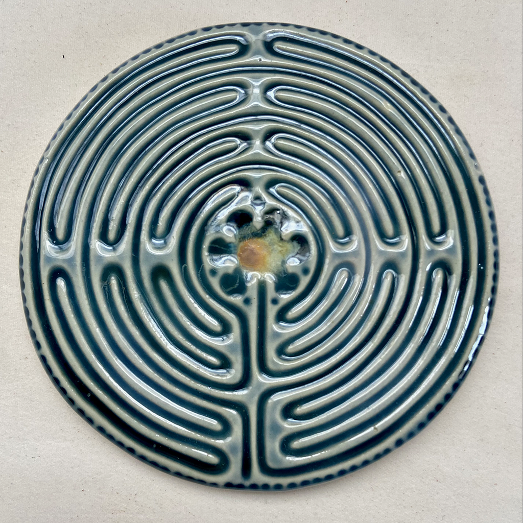 11-C-Chartres-peacock-top