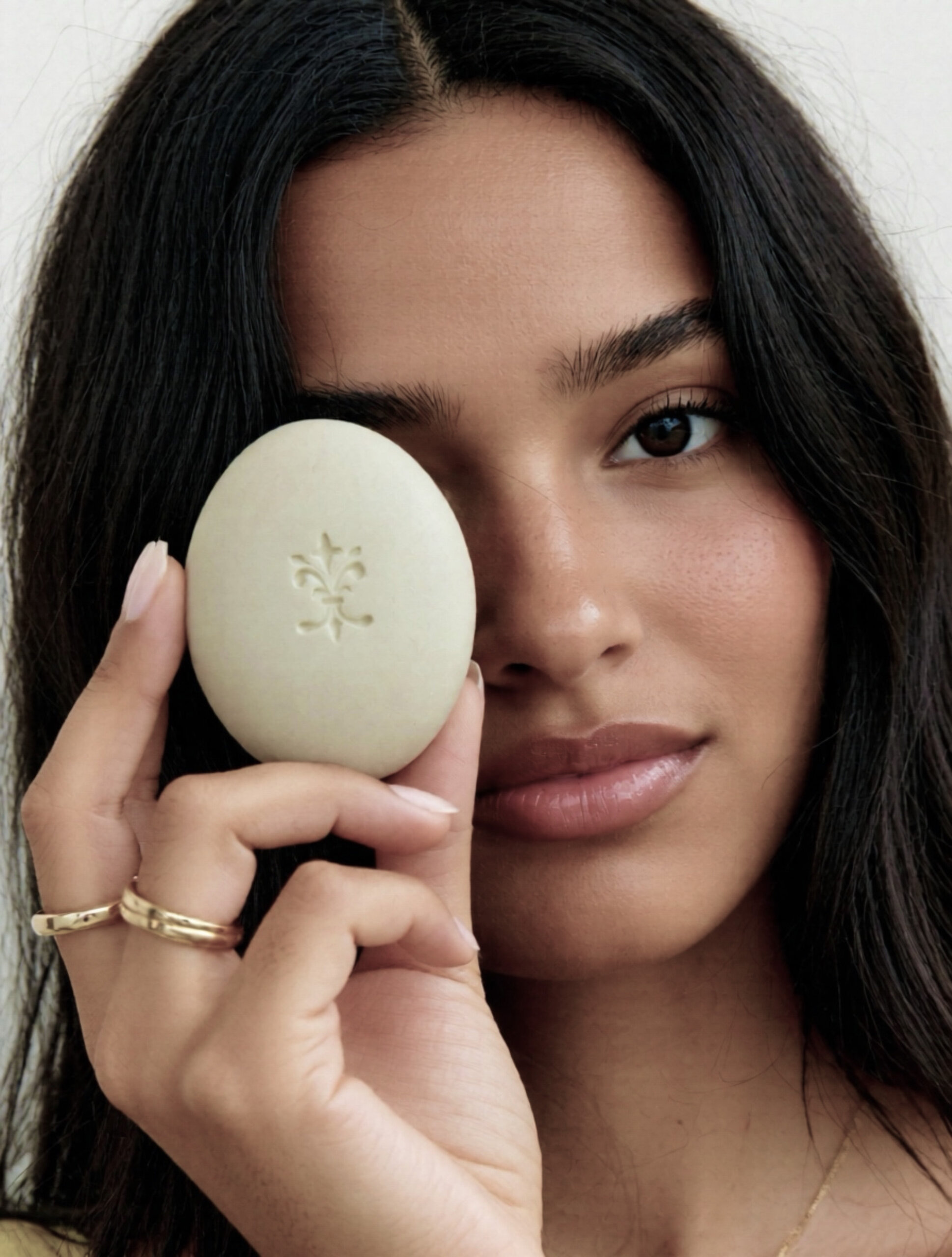 Clay Face Exfoliating Pebble: Sustainable Zero Waste Skincare - Image 2
